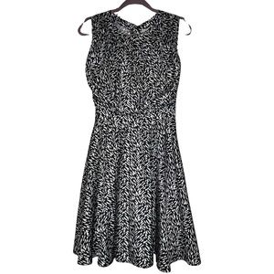 Pink Martini Gray & White Keyhole Midi Dress - Small